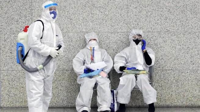 上海离沪管理从严从紧，坚决防止疫情外溢。（澎派新闻）