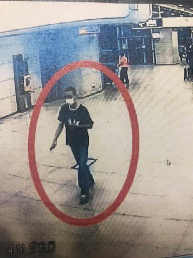 女乘客遭火車色狼磨蹭，2年後目睹噁男性騷女學生，PO文警告女乘客防狼。警方循線逮捕送辦。（鐵路警察局台中分局提供／陳淑芬台中傳真）