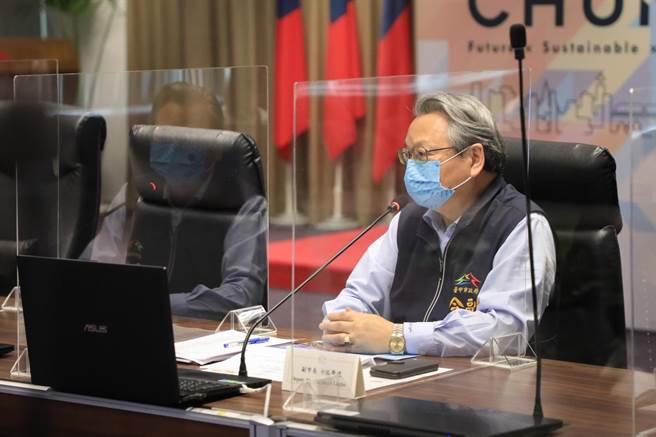 主持会议的台中市长副市长令狐达荣强调，即使在疫情期间，台中市仍藉由科技网路，完成许多国际交流活动。（中市府提供／谢琼云台中传真）