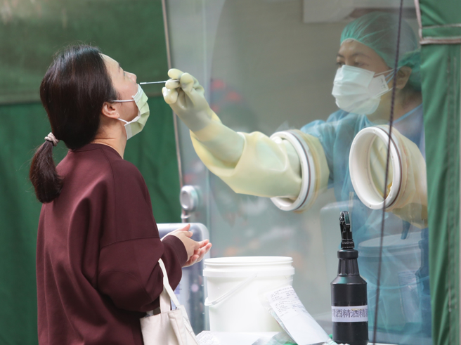 指挥中心将居家隔离3＋4再放宽，取消第三天快筛。（图／示意图，记者季志翔摄影）