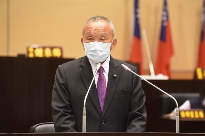 苗栗县长徐耀昌26日在议会报告县政施政情况。（苗栗县政府提供／李京升苗栗传真）