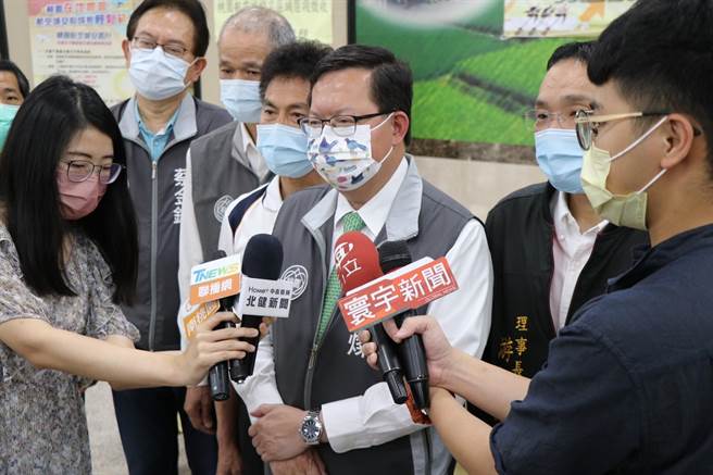 鄭文燦認為地方政府應存有人口數10％安全備量快篩。（蔡明亘攝）