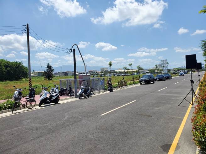 卡关多年的斗南镇小东工业区开发案，剔除台一线旁既有聚落，终于以市地重画方式开发完成，距离斗南交流道仅1分钟。（周丽兰摄）