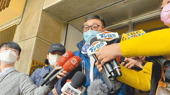 「相声瓦舍」创办人之一宋少卿去年底再度酒驾追撞计程车，酒测值高达0.95毫克。新北地院今宣判，判处宋少卿5月徒刑，併科罚金5万元，刑责部分得易科罚金15万元。（蔡雯如摄）