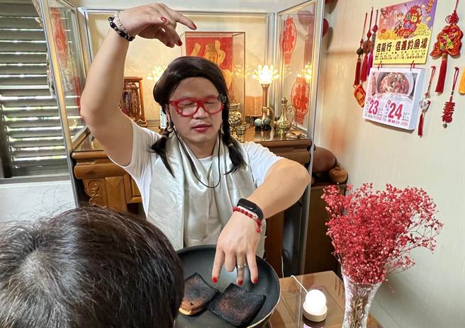 台东县消防局防火宣导发挥创意，大玩九天玄女「酱肉」哏图。（台东县消防局提供／庄哲权台东传真）