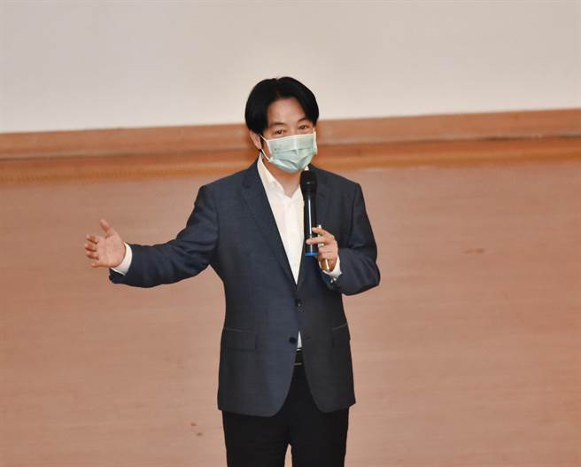 副總統賴清德26日到高雄大學演講，他在演講後接受學生提問。（林瑞益攝）