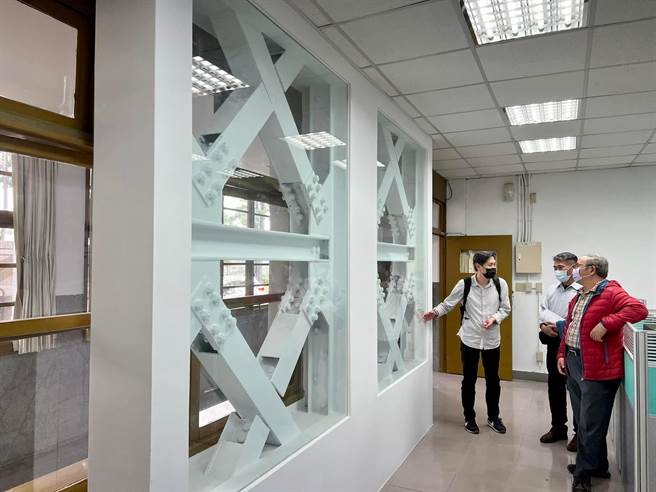 台灣省政府大樓，內部避震結構加強。（南投縣政府提供／廖志晃南投傳真）