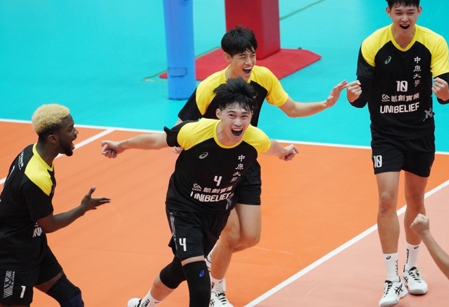 中原大学闯进110学年UVL公开男一级4强。（大专体总提供）