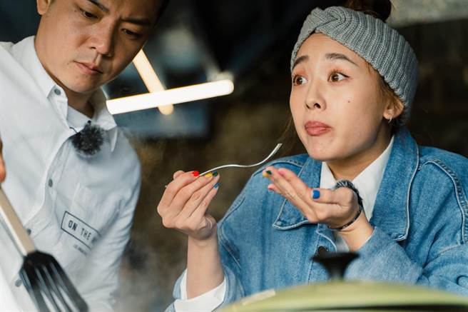 鬼鬼吴映洁也许下收视公约。（TVBS提供）