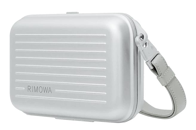 Rimowa Personal铝镁合金硬壳手拿包，3万7400元。（Rimowa提供）