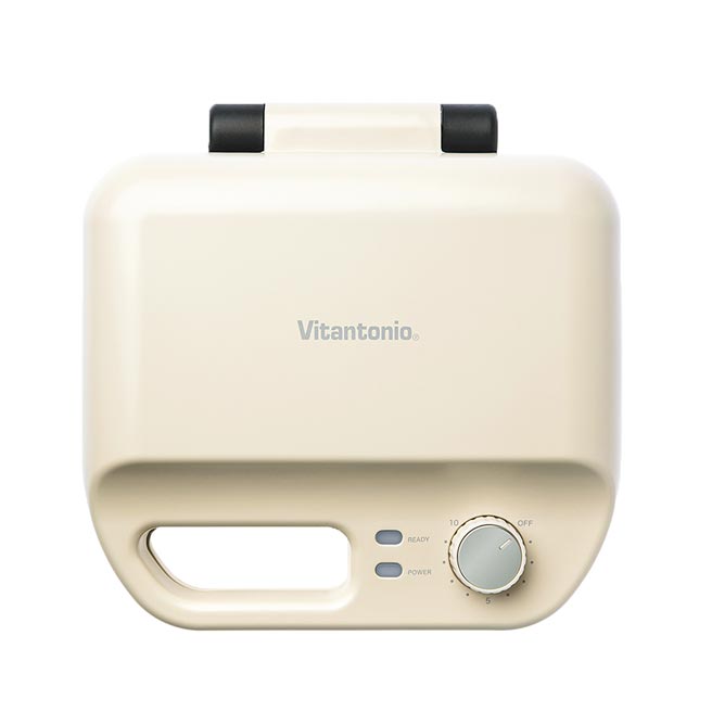 momo購物網Vitantonio小V多功能計時鬆餅機，獨家奶霜杏色配玫瑰烤盤，4880元特價3880元。（momo購物網提供）