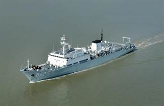 日防衛省：一艘中國海軍測量船26日深夜進入日本領海
