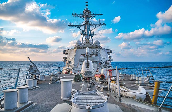 圖為美軍第七艦隊驅逐艦。（資料照片/美國海軍官網）