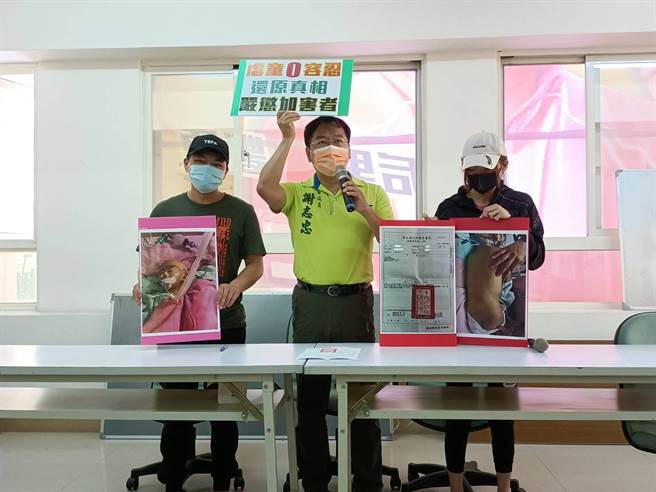 男嬰家長27日在市議員謝志忠陪同下舉行記者會，希望盡快給他們一個真相。（陳淑娥攝）