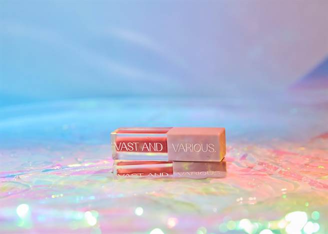 Vast and Various莫内系列 3in1唇釉3.1g，760元。（Vast and Various提供） 