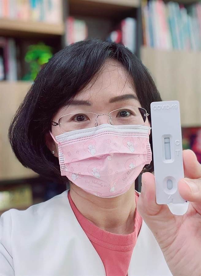 民进党立委苏巧慧今天在脸书表示，国会办公室有助理快筛阳性，她跟其他办公室助理快筛皆为阴性，为求慎重，即日起取消公开行程，办公室改为远距离上班。（取自苏巧慧脸书）