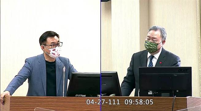 國民黨立委江啟臣質詢外交部次長俞大㵢(取自立法院直播畫面)