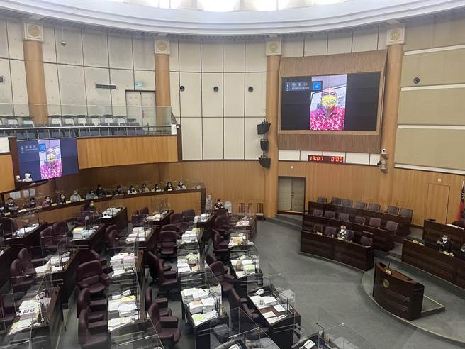 市議員劉勝全連續3天都用錄影質詢。（陳夢茹攝）