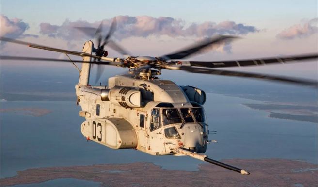 CH53K「种马王」（King Stallion）重型直升机准备进行空中加油的画面。（塞考斯基/Sikorsky）