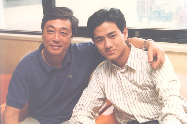 曾江（左）、陈俊生曾演出电影《胭脂》。（图／中时资料照片）