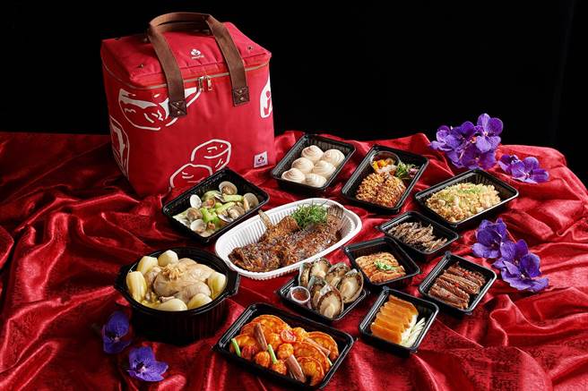 抢攻母亲节商机，台北美福大饭店推出「花漾珍爱」母亲节餐宿献礼。（业者提供）