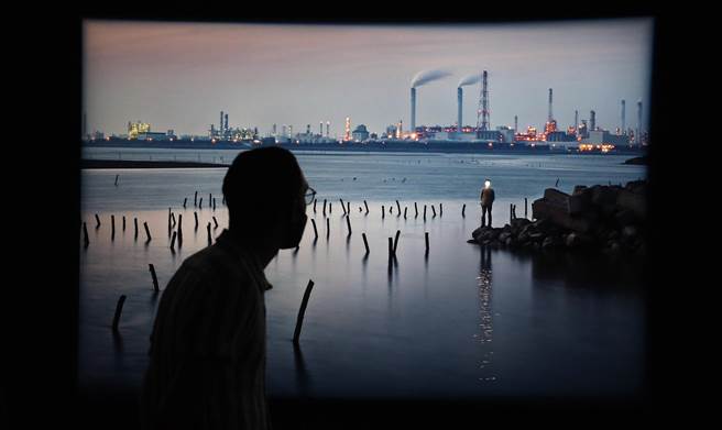 国家摄影文化中心是目前国内唯一的国家级摄影及影像艺术专门机构，经常吸引爱好视觉艺术的民眾前来参观。（范扬光摄）