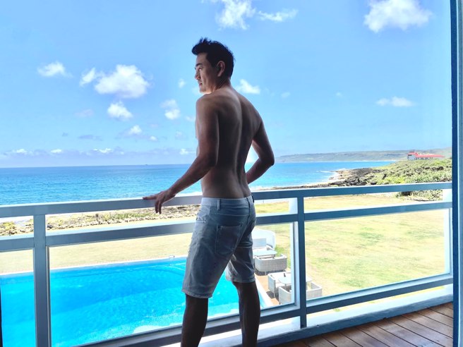 陈俊生53岁保养得宜。（图／FB@陈俊生校长）