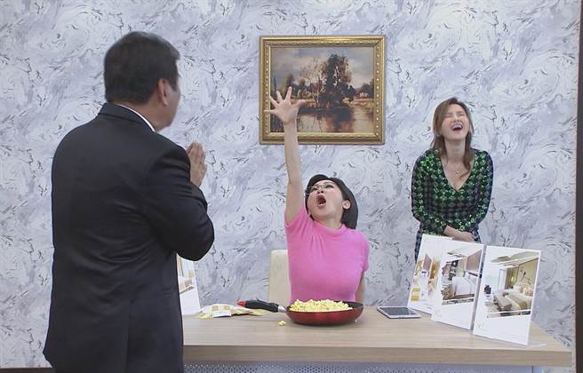 王彩樺把九天玄女哏帶進《黃金歲月》。（民視提供）