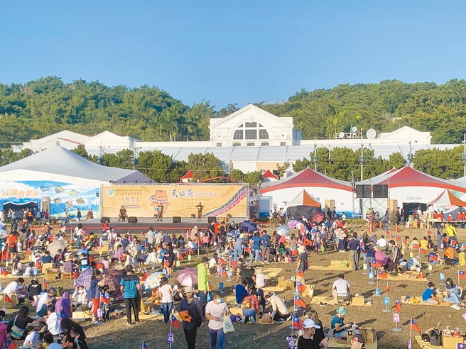 中兴会堂修復活化后，成为举办艺文、农产和文创市集的重要场域。（廖志晃摄）