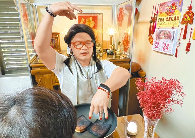 台东县消防局防火宣导发挥创意，大玩九天玄女「酱肉」哏图。（台东县消防局提供／庄哲权台东传真）