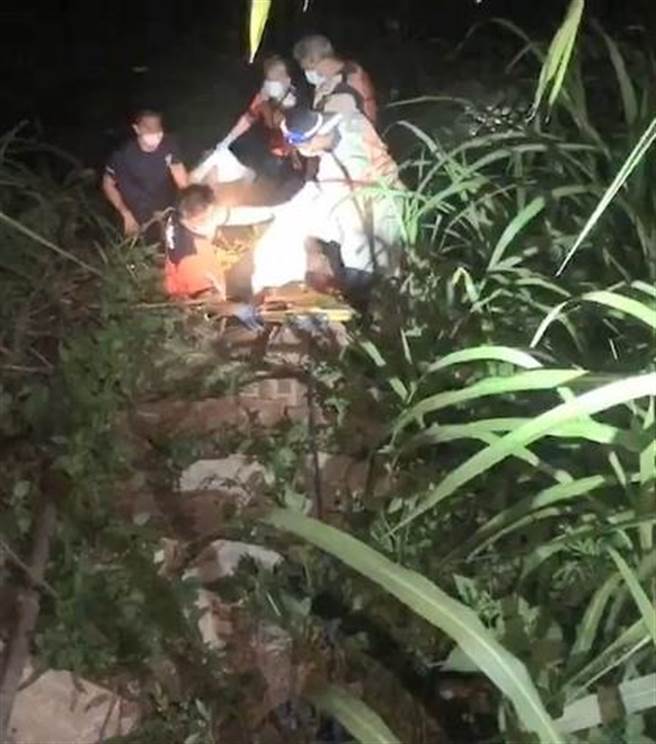 老翁被救起時，已無呼吸心跳。（讀者提供／張毓翎台南傳真）