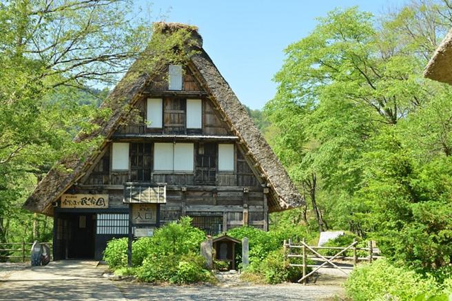 2022野外美术馆排行榜冠军「合掌造民家园」。　图：白川乡 合掌造民家园／提供