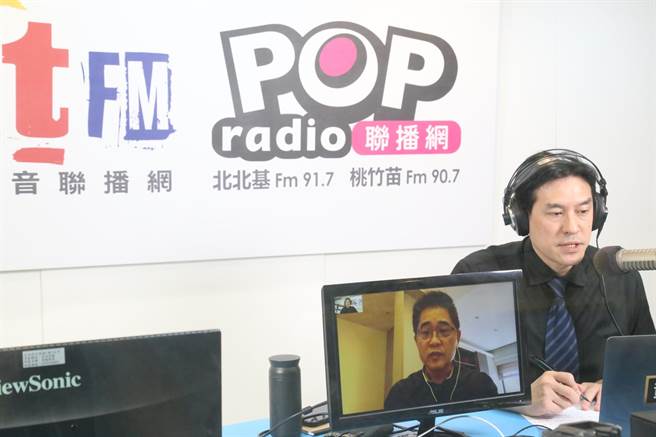 國民黨秘書長黃健庭接受電台專訪。（POP撞新聞提供）