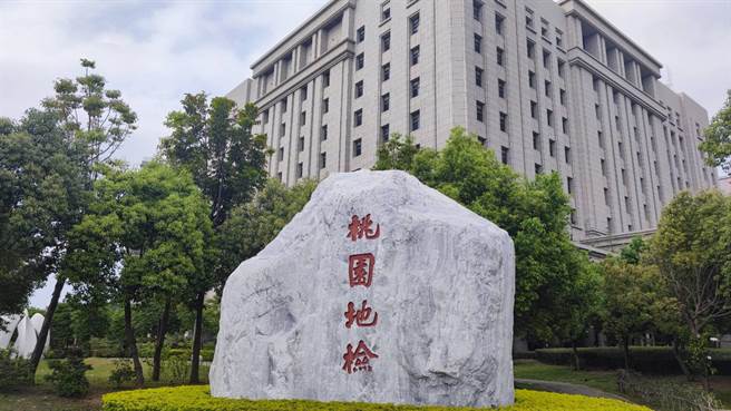 桃園地檢署1名檢察事務官確診，3名密切接觸者快篩陰性。（賴佑維攝）