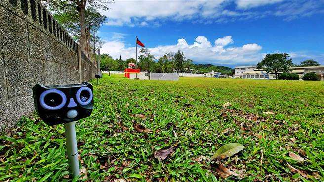 县府在妇幼亲创园区周边设置驱狗器，希望对犬只发出刺激声波，达到驱赶效果。（县府农业处提供／王志伟花莲传真）