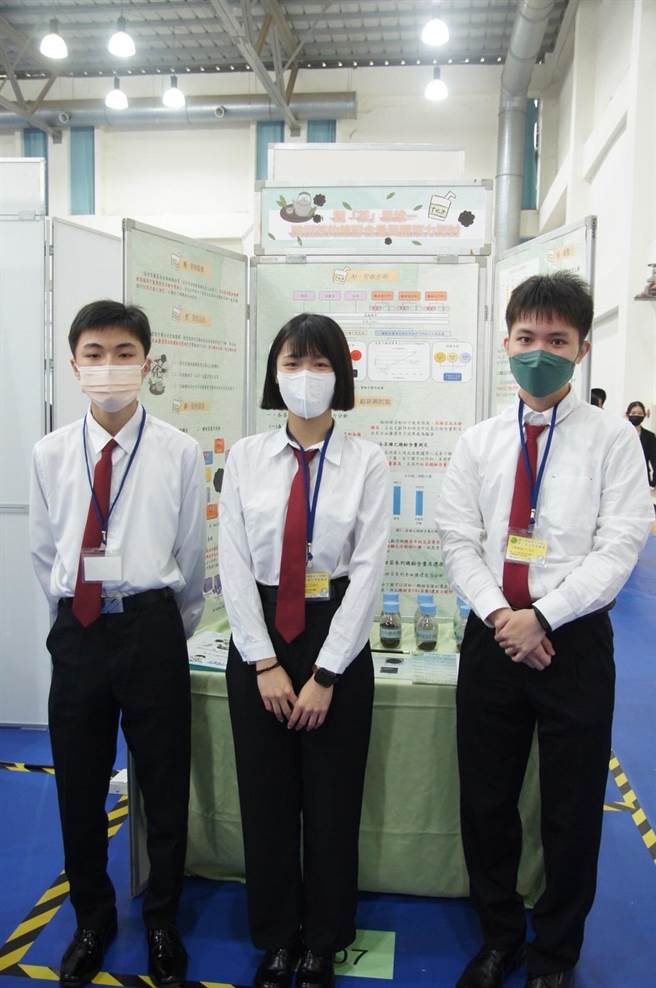 苗栗农工学生参加科展竞赛。（苗栗农工提供／李京升苗栗传真）