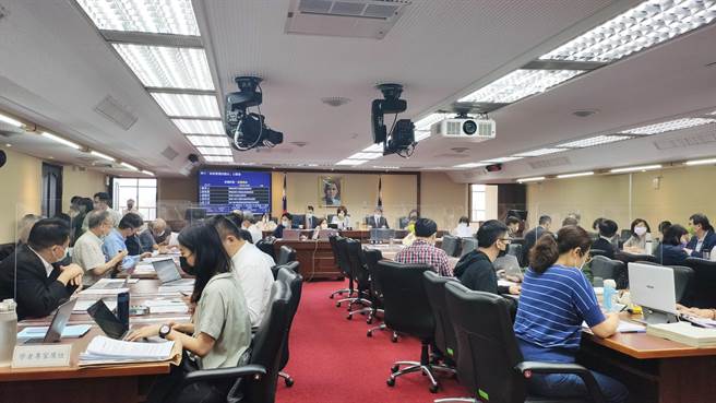 立委赖惠员今天邀请相关部会召开「气候变迁因应法」公听会。（林良齐摄）