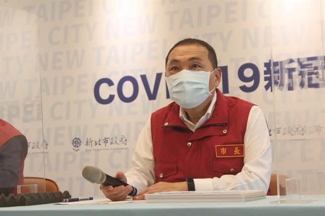 新北市長侯友宜說明疫情狀況。（陳慰慈攝）