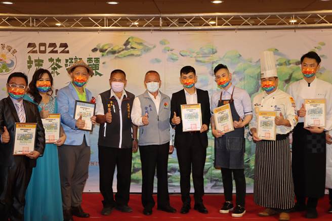 苗栗县长徐耀昌28日受邀参加宣传记者会，期待在各界的合作下，将抹茶海岸成为重要观光据点，。（苗栗县政府提供／李京升苗栗传真）