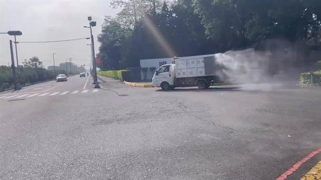 衛生局澄清表示，雖然沒有公布足跡，但衛生局疫調等其他工作仍在進行，跨大框列確診者住宅及活動區域清消。（衛生局提供／吳建輝彰化傳真）