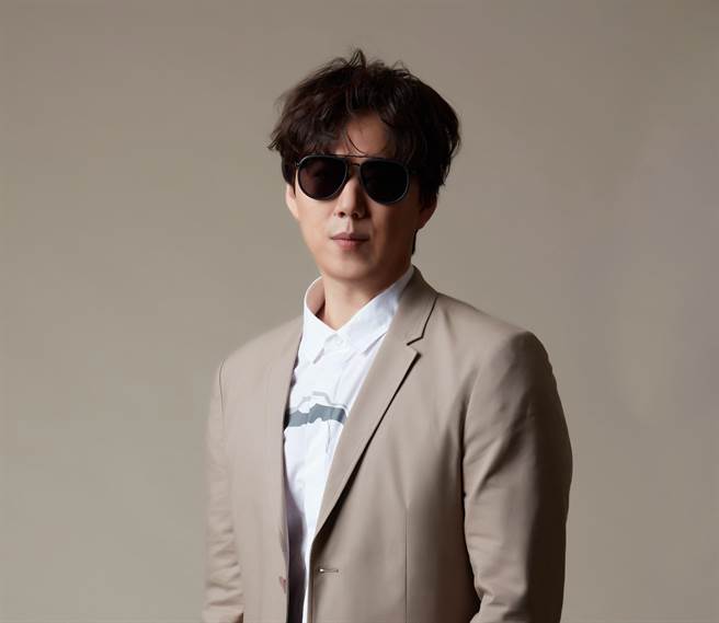 萧煌奇推出新专辑《说故事的歌》。（环球音乐提供）