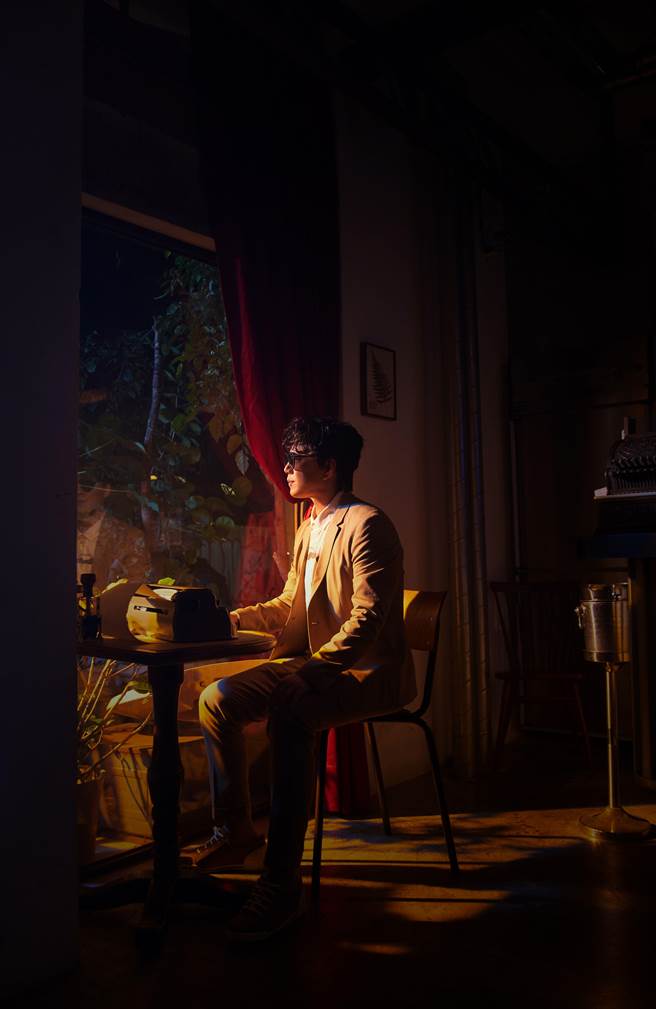 萧煌奇推出新专辑《说故事的歌》。（环球音乐提供）