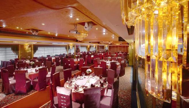 （台北天成大饭店推出「春风化雨谢师宴」专案，宴会厅平日　中式宴席每桌6,999元+10%起，西式自助百匯每位699元+10%起。图／天成大饭店提供）