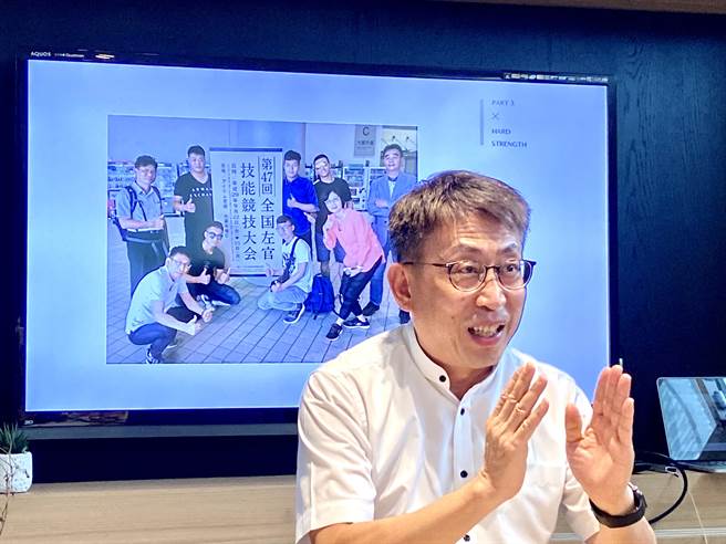 磐兴建设总经理游金洲表示，磐兴娘家馆当嫁出去女儿的「后头厝」，爱心洋溢，展臂欢迎不怕「女儿贼」回娘家。（卢金足摄）