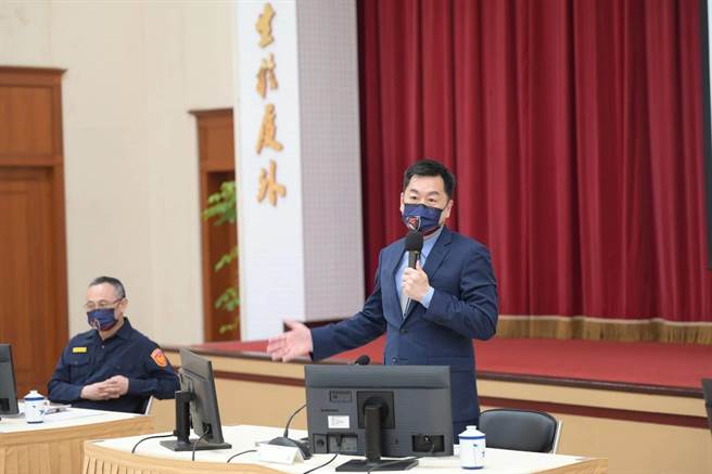 内政部次长陈宗彦28日下午至警政署，与各直辖市、县市警察局长、分局长、所长举行视讯会议。(翻摄照片／林郁平台北传真）