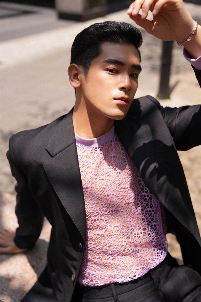 UTA隔离一出关就接受台湾媒体访问。（吾贰不作娱乐提供）