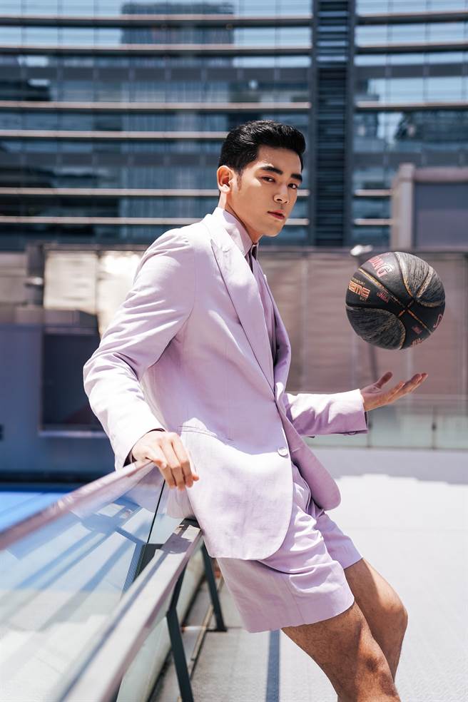 身高189公分的UTA是家中最高的人。（吾贰不作娱乐提供）