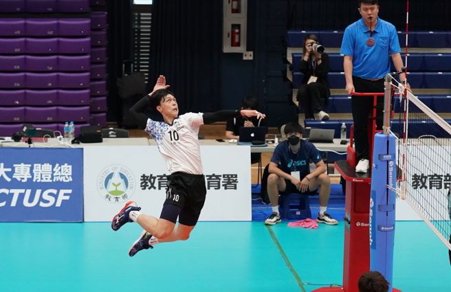 台湾师大张佑晨攻下14分，助队拿下110学年UVL公开男一级季军。（大专体总提供）