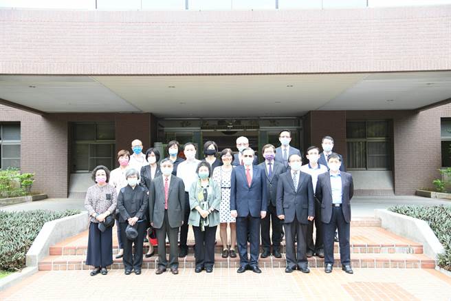 監察院外交及國防委員會日前巡察國家安全局電訊科技中心。（圖為監察院提供）