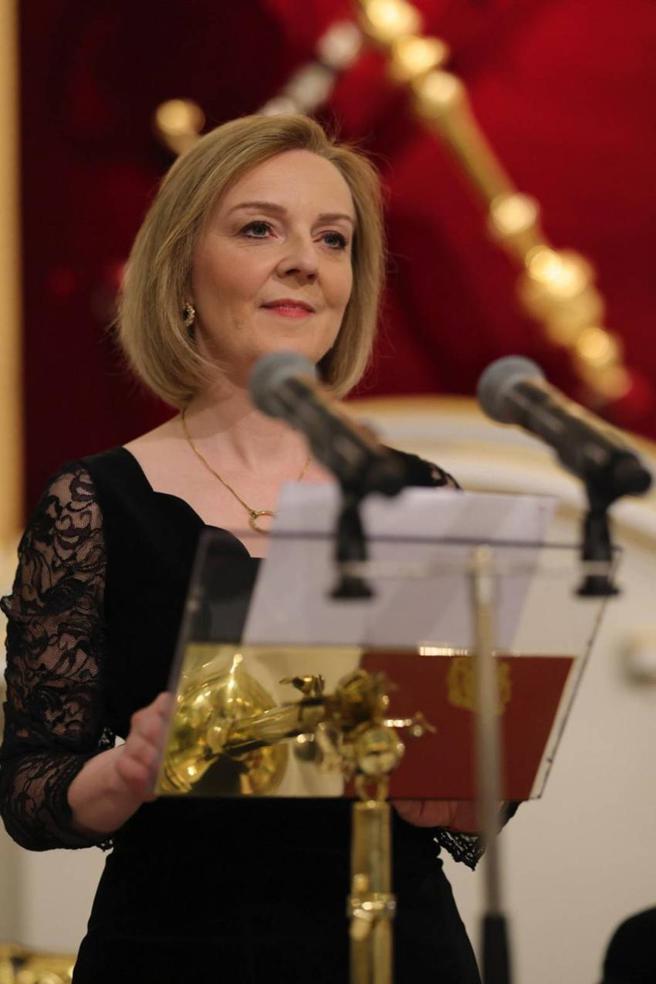 （英国外交大臣特拉斯（Liz Truss）。图／英国在台办事处提供）